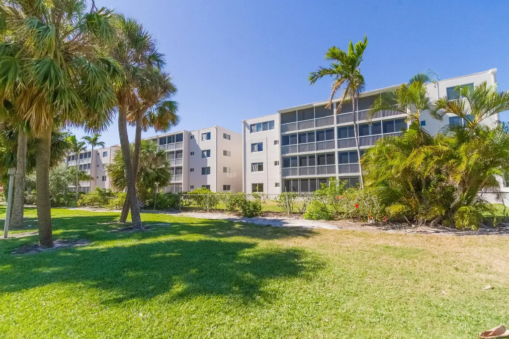 300 E Royal Palm Road Boca Raton FL 33432