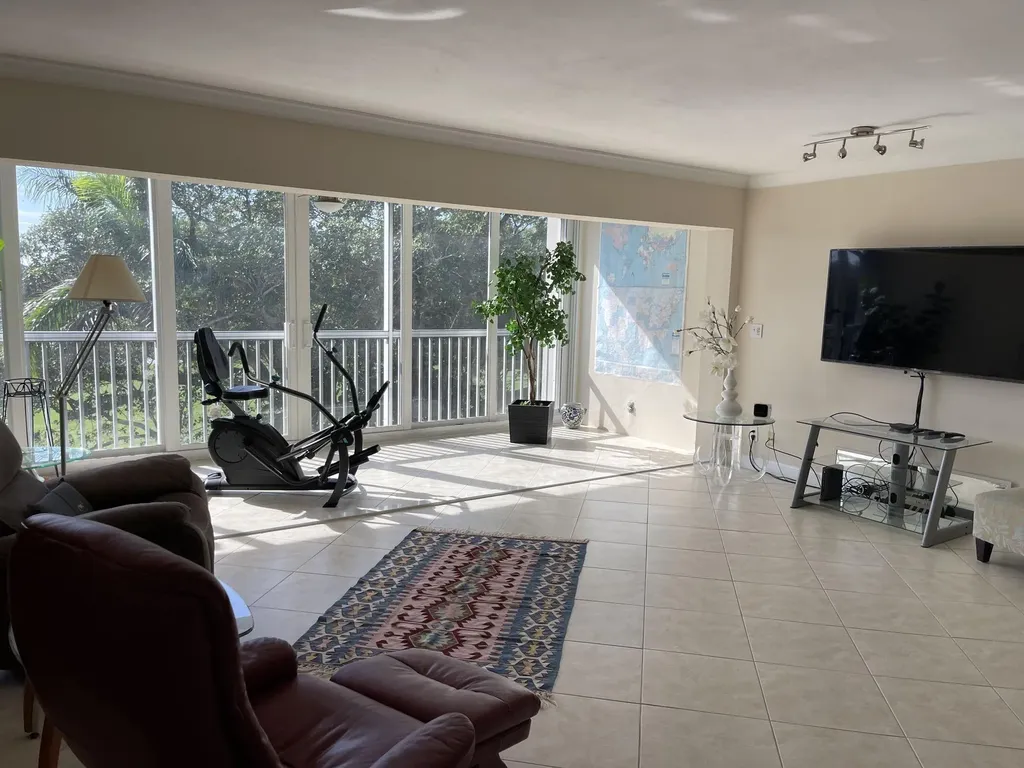 300 E Royal Palm Road Boca Raton FL 33432