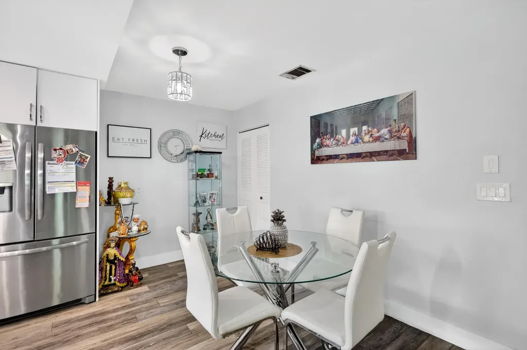 1434 SE Larkwood Circle Port St Lucie FL 34952