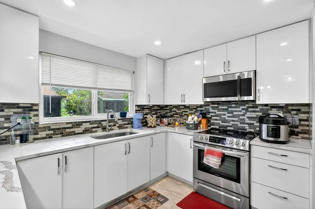1434 SE Larkwood Circle Port St Lucie FL 34952