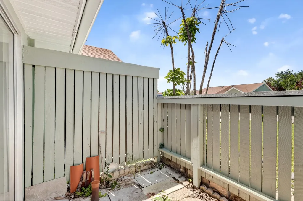 1434 SE Larkwood Circle Port St Lucie FL 34952