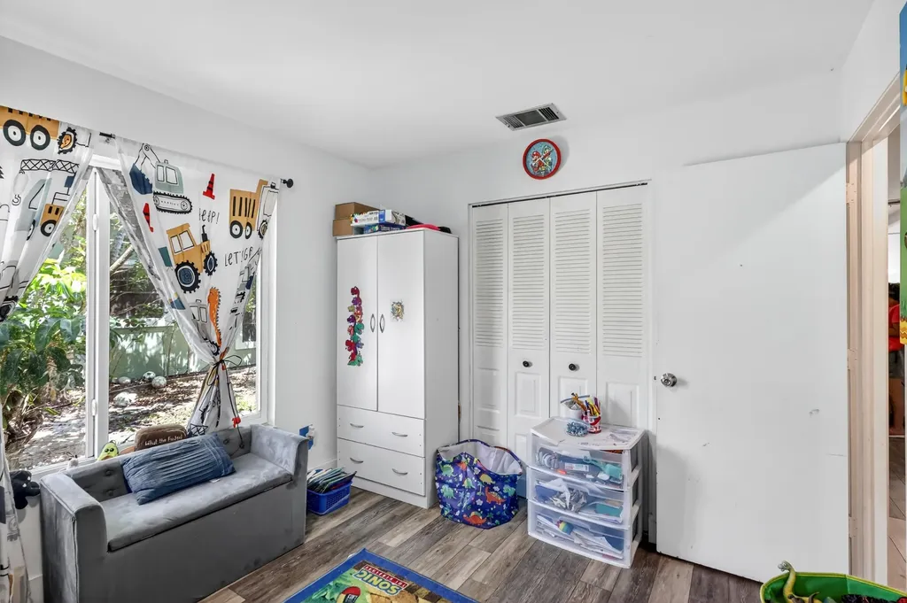 1434 SE Larkwood Circle Port St Lucie FL 34952