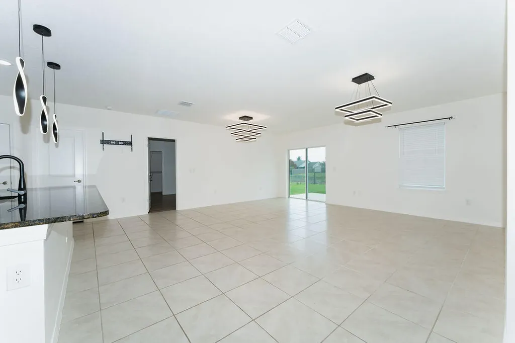 138 SW Carter Avenue Port St Lucie FL 34983
