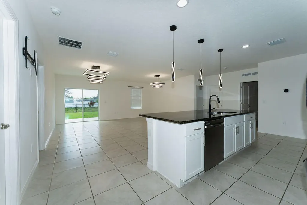 138 SW Carter Avenue Port St Lucie FL 34983