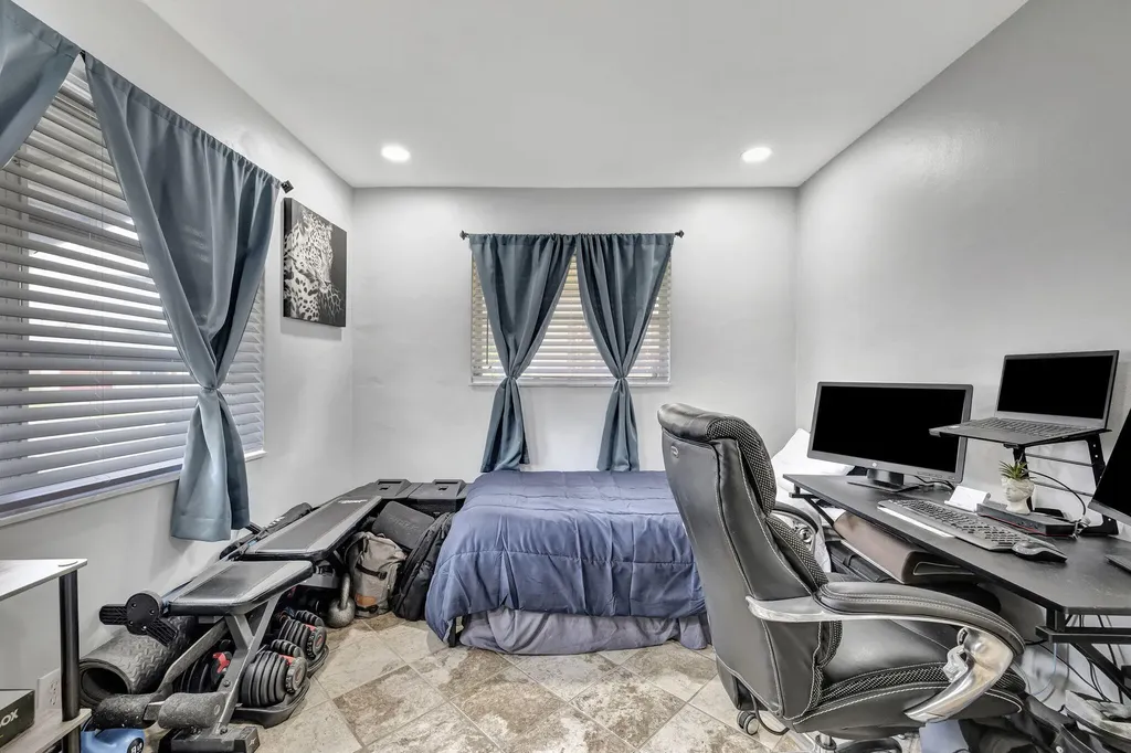 4901 NW 27th Way Tamarac FL 33309