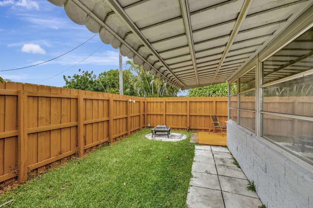 4901 NW 27th Way Tamarac FL 33309