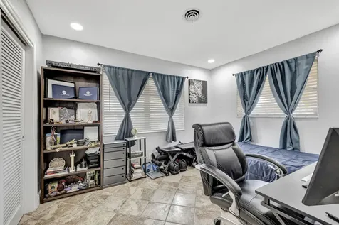 4901 NW 27th Way Tamarac FL 33309