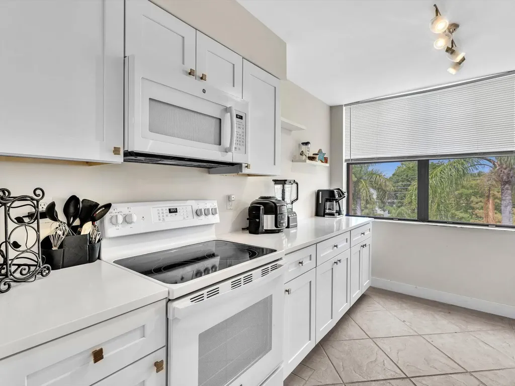 2455 Lindell Boulevard Delray Beach FL 33444