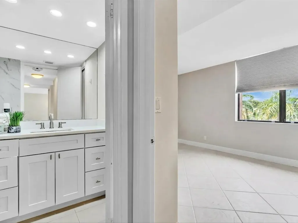 2455 Lindell Boulevard Delray Beach FL 33444