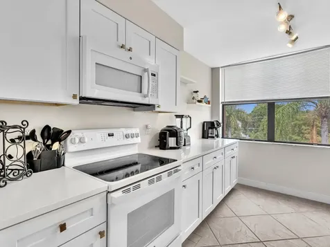 2455 Lindell Boulevard Delray Beach FL 33444