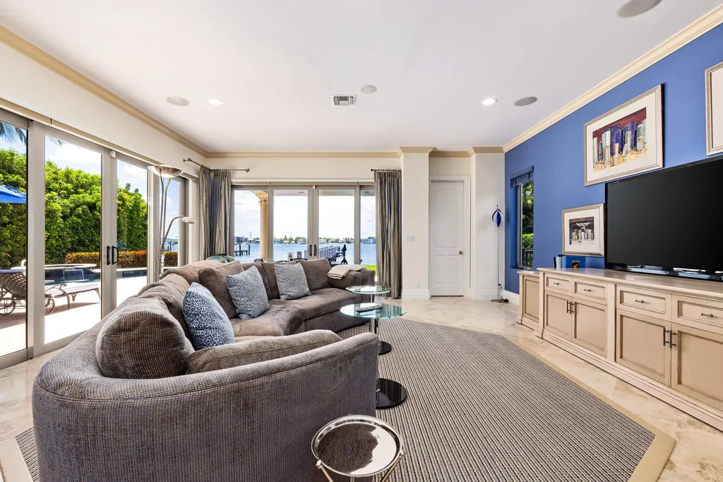 1207 N Atlantic Drive Lantana FL 33462