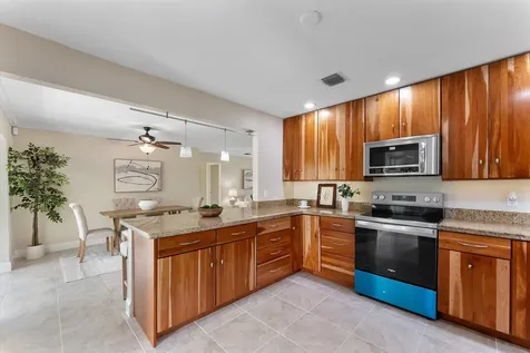 4550 NE 2nd Avenue Oakland Park FL 33334