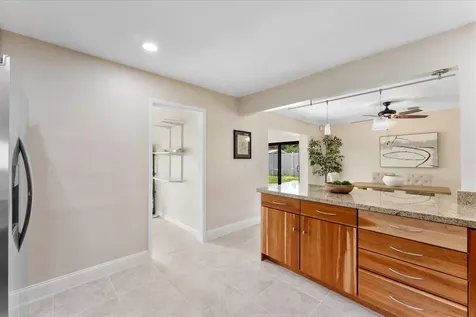 4550 NE 2nd Avenue Oakland Park FL 33334