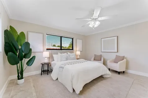 4550 NE 2nd Avenue Oakland Park FL 33334