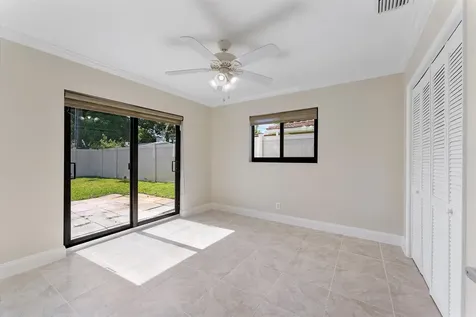 4550 NE 2nd Avenue Oakland Park FL 33334