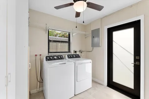 4550 NE 2nd Avenue Oakland Park FL 33334