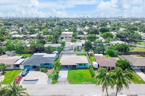 4550 NE 2nd Avenue Oakland Park FL 33334