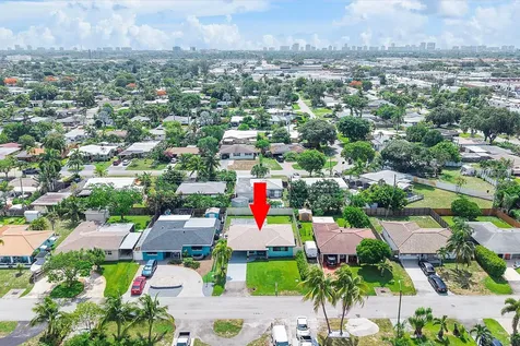 4550 NE 2nd Avenue Oakland Park FL 33334