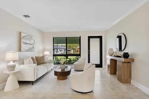 4550 NE 2nd Avenue Oakland Park FL 33334