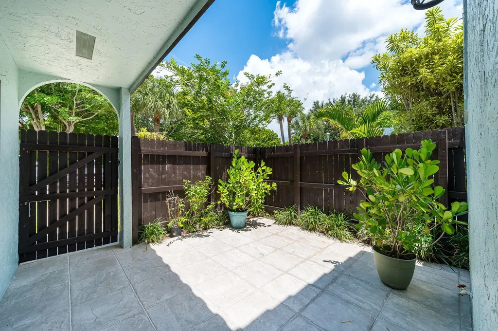 22300 Pineapple Walk Drive Boca Raton FL 33433