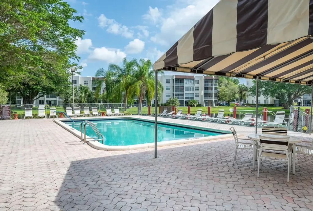 9430 Poinciana Place Davie FL 33324