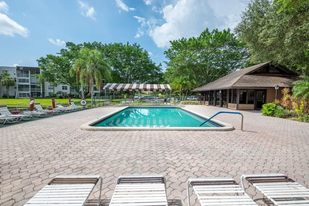 9430 Poinciana Place Davie FL 33324