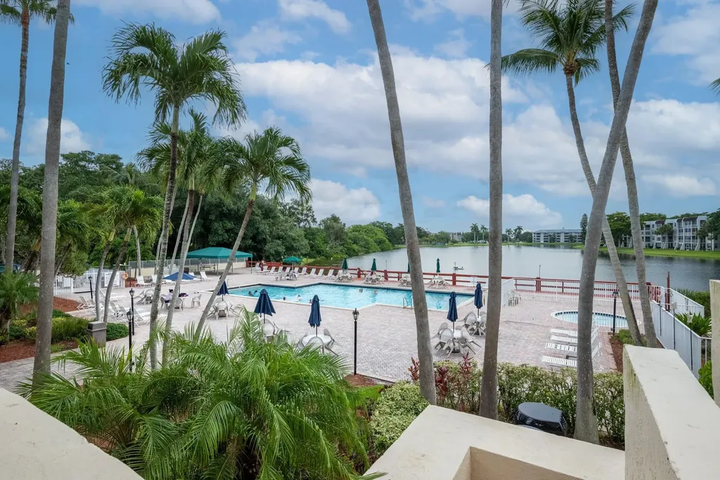9430 Poinciana Place Davie FL 33324