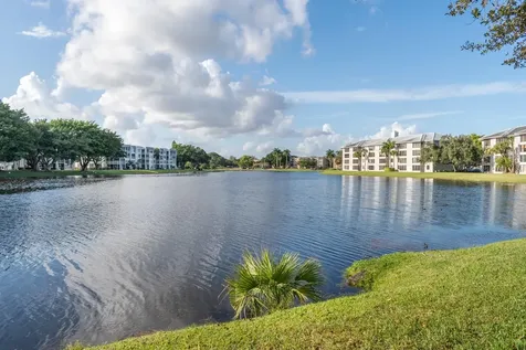 9430 Poinciana Place Davie FL 33324