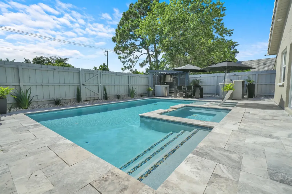 116 Cypress Cove Jupiter FL 33458