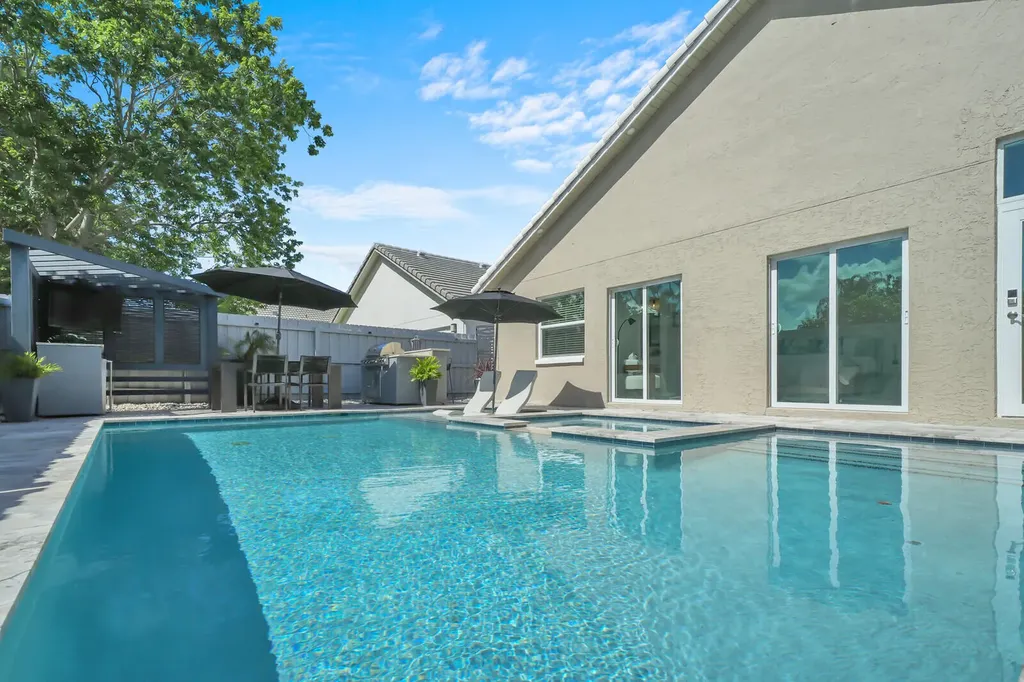 116 Cypress Cove Jupiter FL 33458