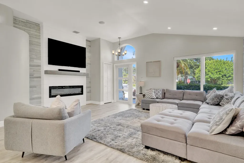 116 Cypress Cove Jupiter FL 33458