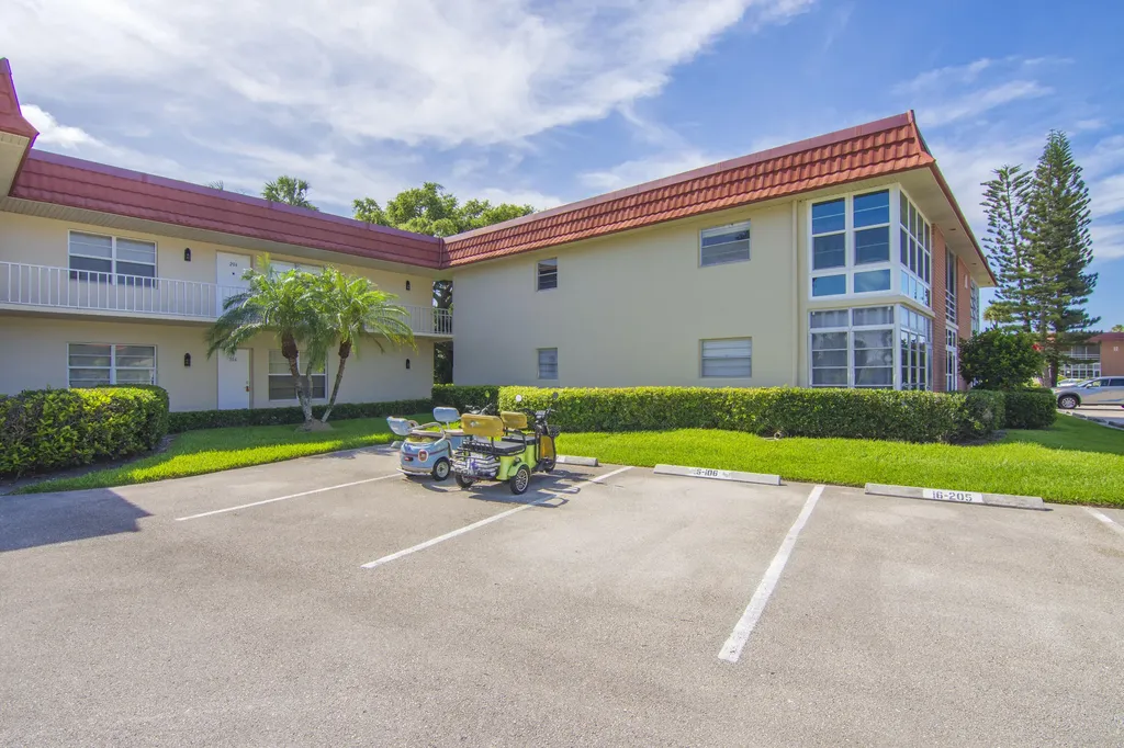 16 Vista Palm Lane Vero Beach FL 32962