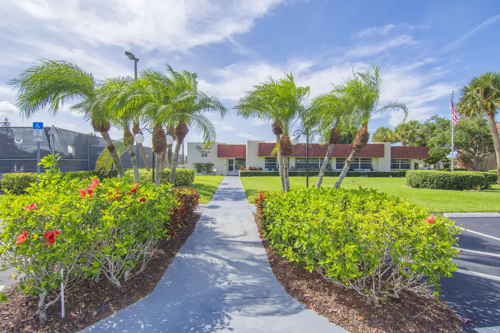 16 Vista Palm Lane Vero Beach FL 32962