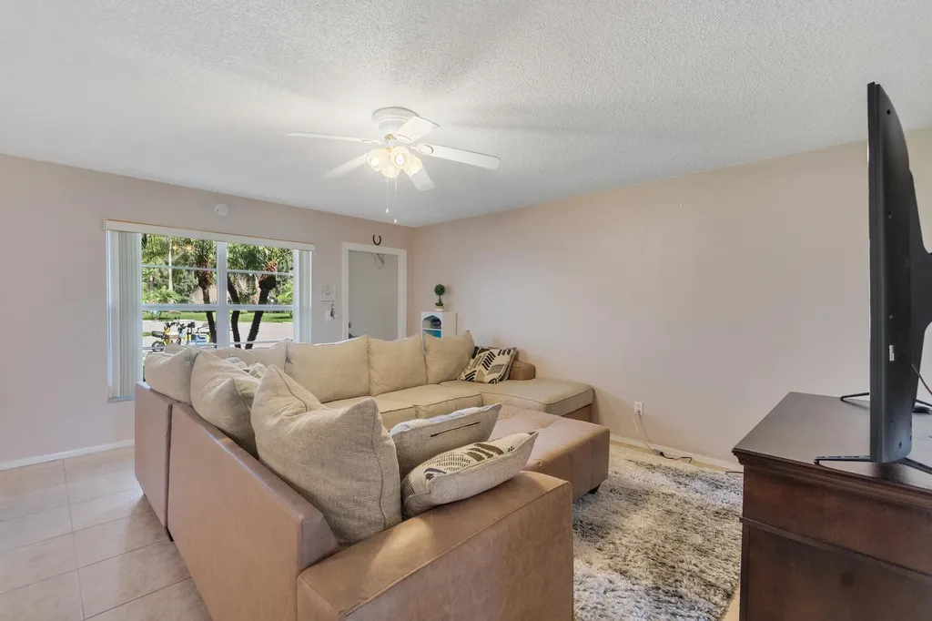 16 Vista Palm Lane Vero Beach FL 32962