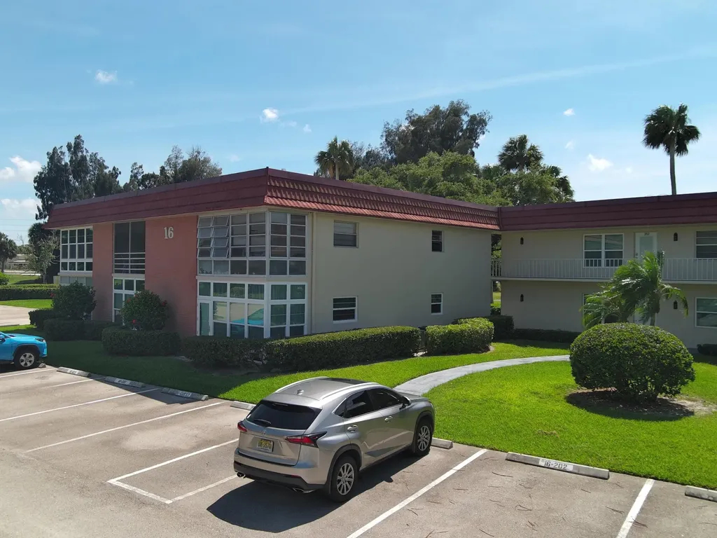 16 Vista Palm Lane Vero Beach FL 32962