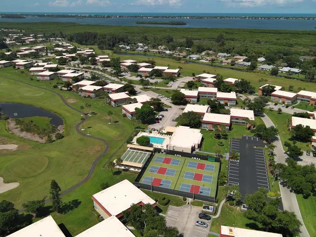 16 Vista Palm Lane Vero Beach FL 32962