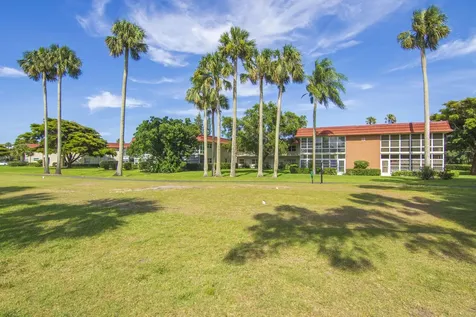 16 Vista Palm Lane Vero Beach FL 32962