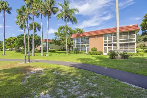 16 Vista Palm Lane Vero Beach FL 32962