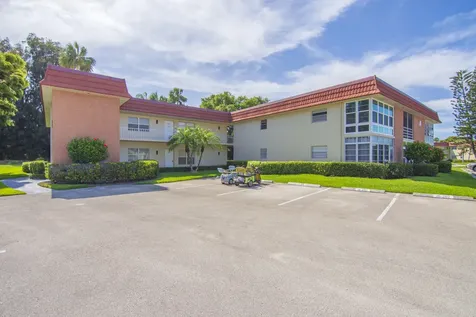 16 Vista Palm Lane Vero Beach FL 32962