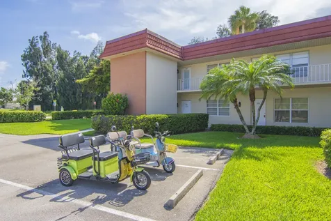 16 Vista Palm Lane Vero Beach FL 32962