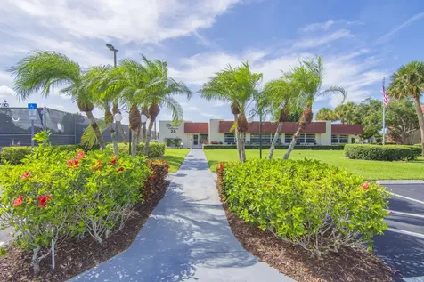 16 Vista Palm Lane Vero Beach FL 32962