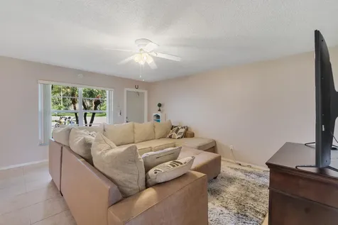 16 Vista Palm Lane Vero Beach FL 32962