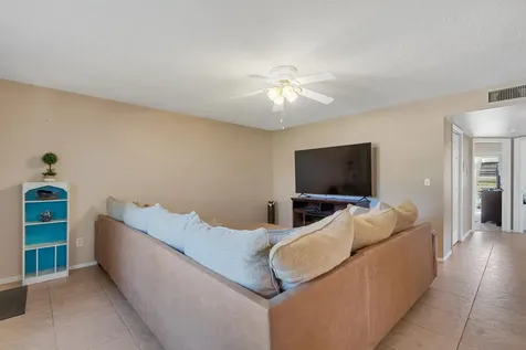 16 Vista Palm Lane Vero Beach FL 32962