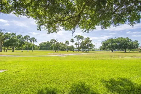 16 Vista Palm Lane Vero Beach FL 32962