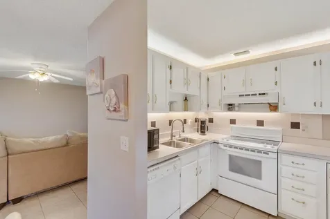 16 Vista Palm Lane Vero Beach FL 32962
