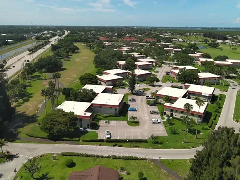 16 Vista Palm Lane Vero Beach FL 32962