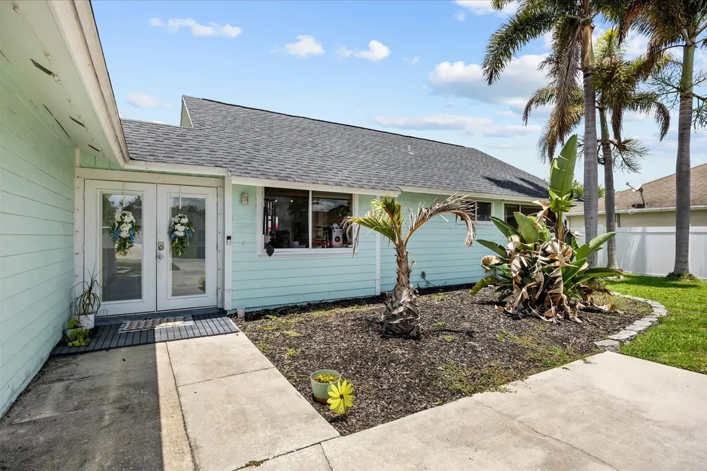 2426 SE Cooper Lane Port St Lucie FL 34984