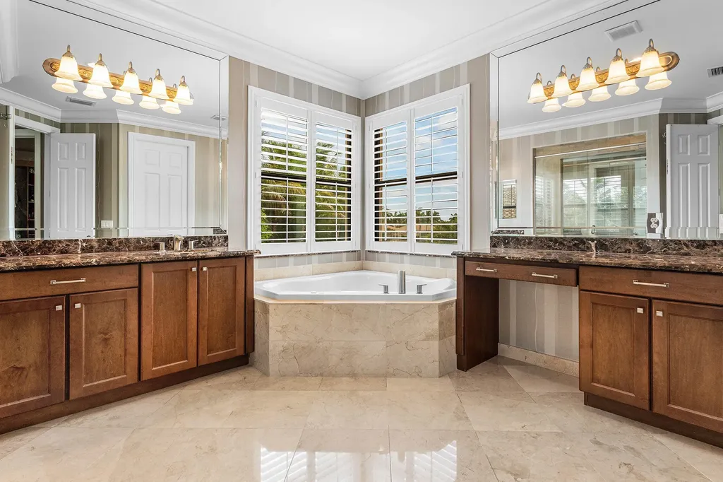 8658 Lewis River Road Delray Beach FL 33446