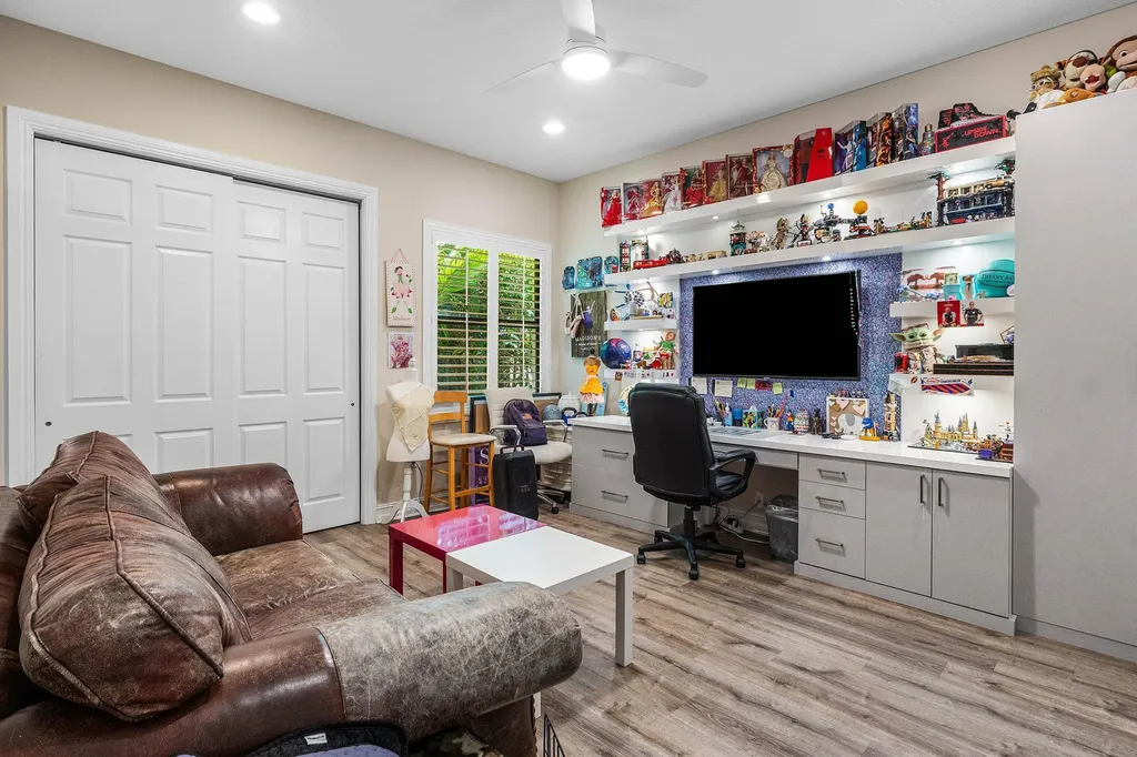 8658 Lewis River Road Delray Beach FL 33446
