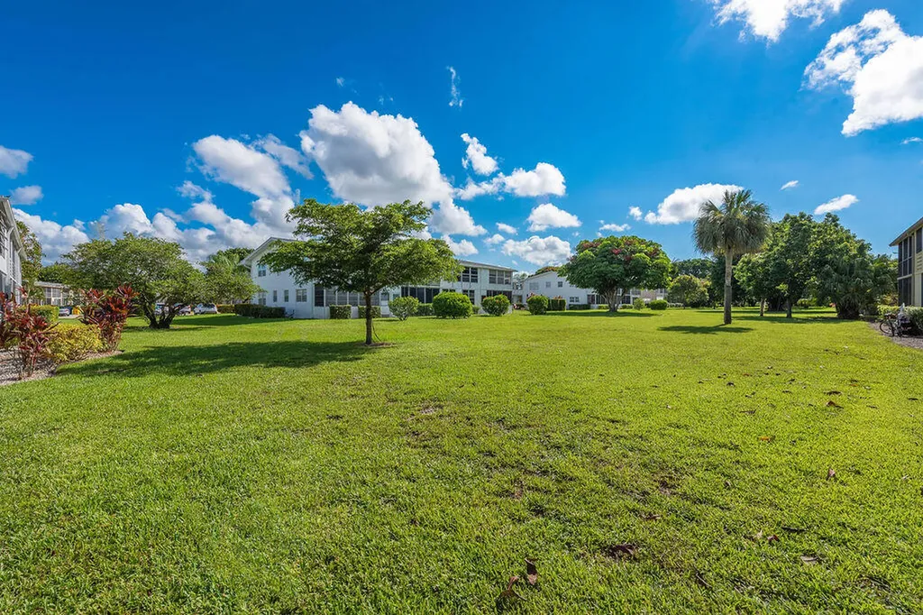 393 Windsor West Palm Beach FL 33417
